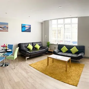 A Spacious 1 Bedroom Gem Brighton