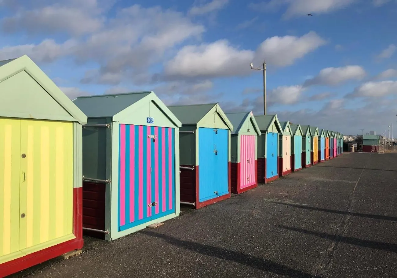 Central Lanes Pad By My Getaways Free Parking For One Car Brighton 0*,  United Kingdom